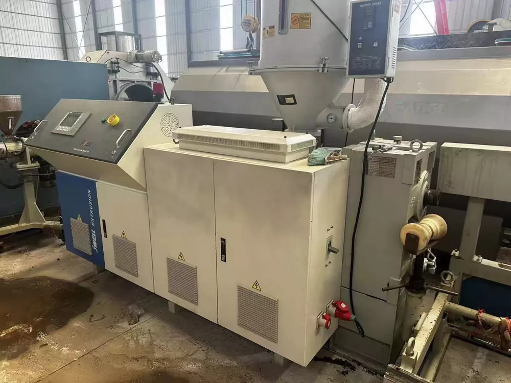 Used for Sale-JWELL · JWGPE-75 Three-Layer HDPE Pipe Extrusion Line